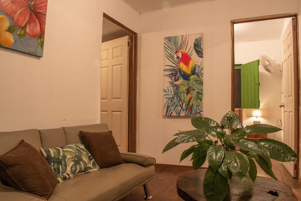 Finca D'Elia Lodge 푸에르토 리몬 외부 사진